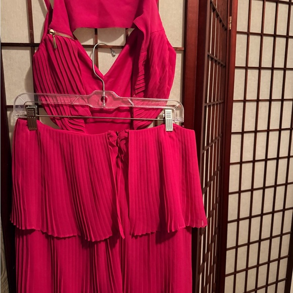 Express Fuchsia Pleated Dress - Picture 2 of 6